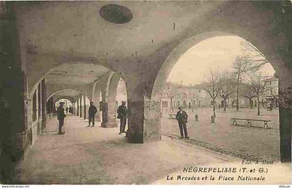 82 - Nègrepelisse - Les Arcades et la Place Nationale - Animée - CPA - Voir Scans Recto-Verso