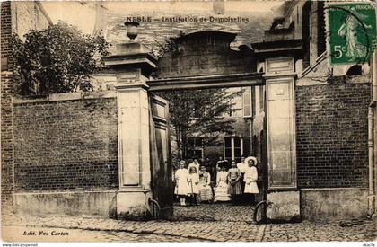 CPA NESLE Institution de Demoiselles (1292532)