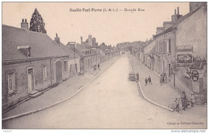 Neuillé-Pont-Pierre - Grande Rue