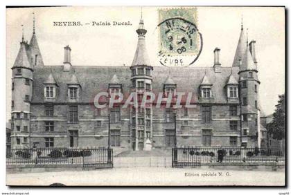 CPA Nevers Palais Ducal