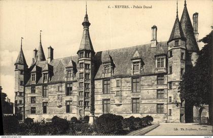 CPA Nevers Palais Ducal