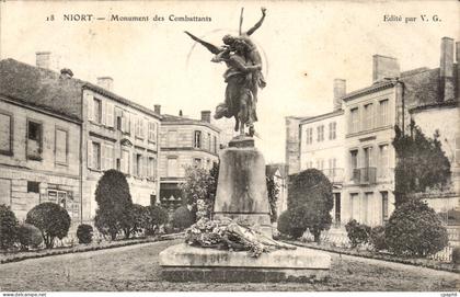 CPA Niort Monument des Combattants