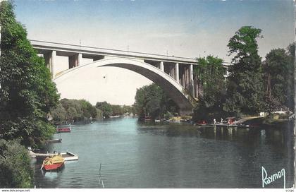 CPSM Nogent-le-Perreux Champigny Le Viaduc sur la Marne