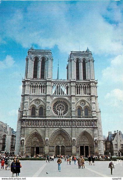 CPM Paris Notre Dame (Cliche karel de Gendre)