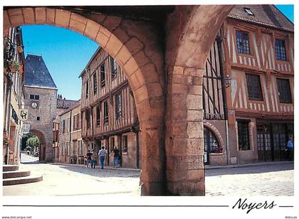 89 - Noyers sur Serein - Maisons à pans de bois - Arcades - CPM - Voir Scans Recto-Verso