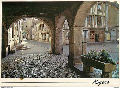 Carte Postale - 89 - Noyers sur Serein - Place de l'Hôtel de Ville - Arcades - Flamme Postale de Noyers - CPM - Voir Sca