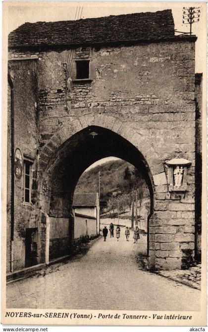 CPA Noyers-sur-Serein Porte de Tonnerre-Vue interieure FRANCE (1451678)