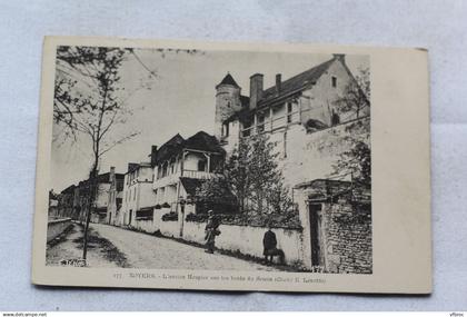 Noyers, l'ancien hospice sur les bords du Serein, Yonne 89