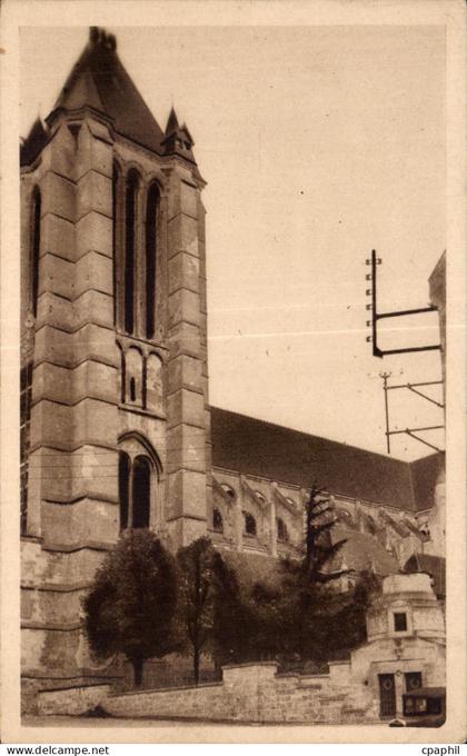 CPA Noyon (Oise) La Cathedrale