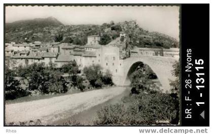 26 Nyons - 26.220.37. NYONS (Drôme) Le pont Romain - pont - pont pont romain - cpsm -  /  D26D  K26220K  C26220C