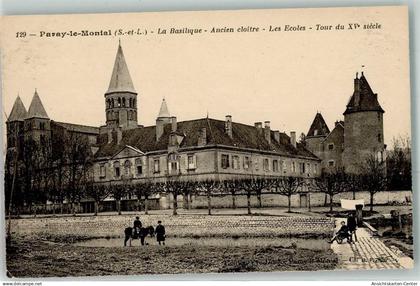 39476389 - Paray-le-Monial