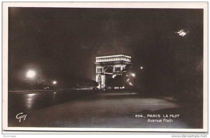 PARIS la nuit - Avenue Foch