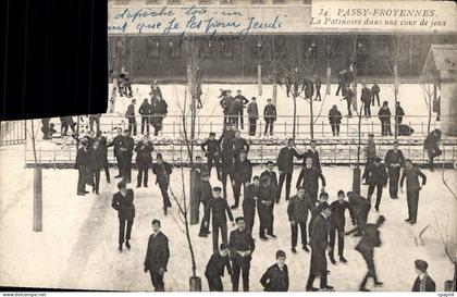 CPA Passy Froyennes La Patinoire dans une cour de jeux