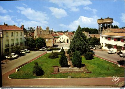 CPSM Pauillac La Place Marechal De Lattre de Tassigny