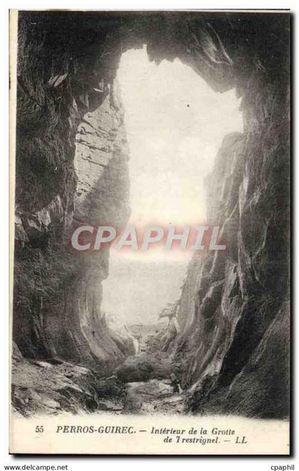 CPA Perros Guirec Interieur de la Grotte de Trestrignel