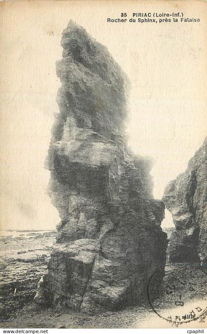 CPA Piriac sur Mer (Loire Inf) Rochers du Sphinx pres la Falaise