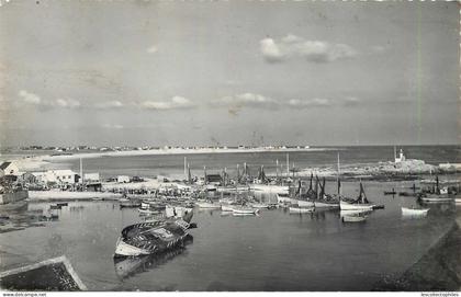 52608 - PLOBANNALEC LESCONIL - CPSM - LE PORT ET LA PLAGE DES SABLES BLANCS