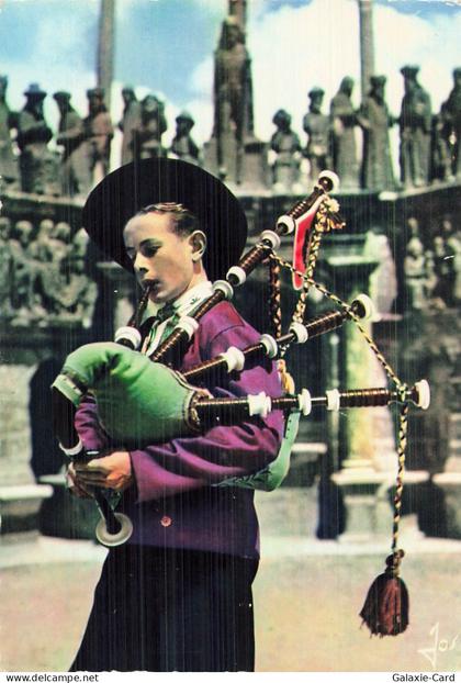 22 PLOUFRAGAN SONNEUR DE BINIOU DE PLOUGASTEL DAOULAS