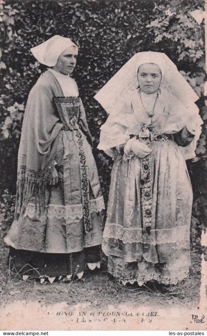 29 PLOUHINEC COSTUMES TRADITIONNELS