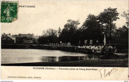 CPA Bretagne - PLUVIGNER - Procession autor de l'etang (209883)