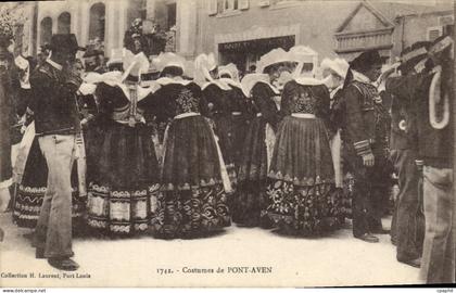CPA Costumes de Pont Aven Folklore