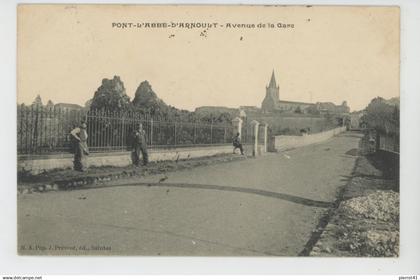 PONT L'ABBÉ D'ARNOULT - Avenue de la Gare