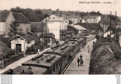 C P A  89 PONT SUR YONNE - la gare
