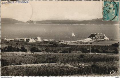 CPA PORQUEROLLES La Tour Fondue - Vue sur Porquerolles (1111649)
