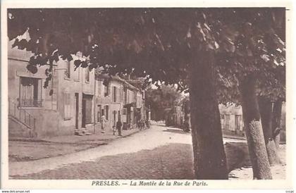 CPA Presles La Montée de la rue de Paris