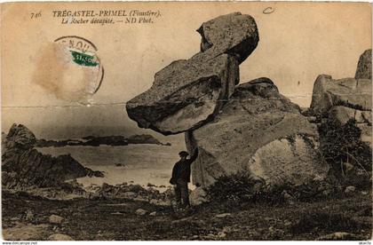 CPA TRÉGASTEL-PRIMEL - Le Rocher décapite (457681)