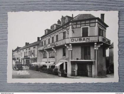 Cpa Quarré les tombes (89) l'hôtel du nord