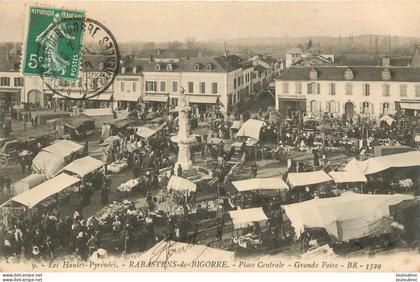 RABASTENS DE BIGORRE PLACE CENTRALE GRANDE FOIRE