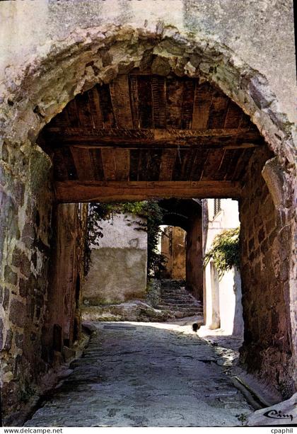 CPM Nos Villages Des Maures Ramatuelle Rue Rompe Cu Porte Sarrasine