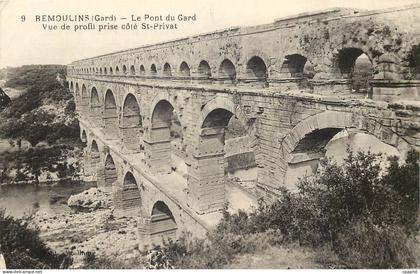 CPA Remoulins Gard Le Pont du Gard Vue de profil prise cote St Privat