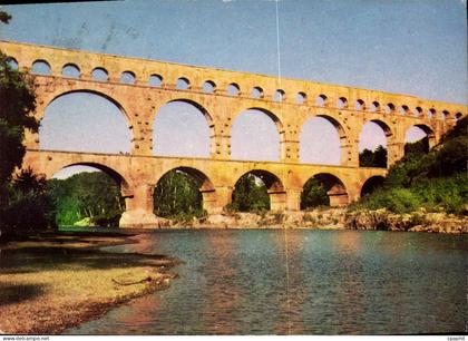 CPM Remoulins Gard Pont du Gard Aquedec romain construit peu av