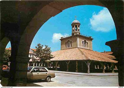 31 - Revel - La Halle - Automobiles - CPM - Voir Scans Recto-Verso