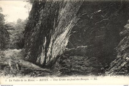 CPA Revin Une Grotte au Fond Des Bauges