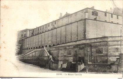 Riom CPA La maison centrale