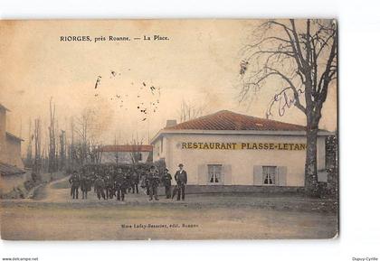 RIORGES près ROANNE - La Place - état