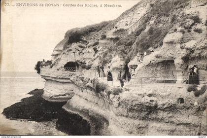 CPA Royan Environs de Royan Grottes des Roches a Meschers