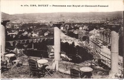CPA Royat Panorama sur Royat et Clermont Ferrand