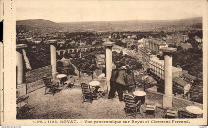 CPA Royat Vue Panoramique sur Royat et Clermont Ferrand
