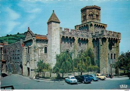 CPM Royat L'Eglise fortifee de Royat Haut