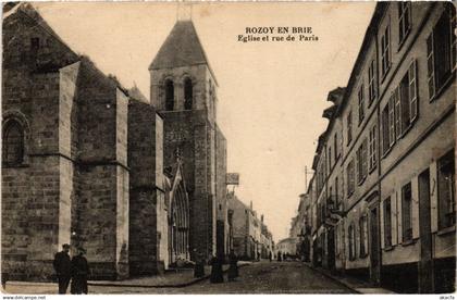 CPA ROZAY-en-BRIE Eglise et Rue de Paris (1299046)