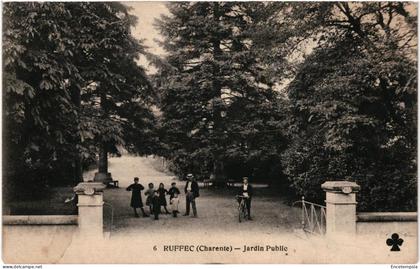 CPA  Carte Postale France  Ruffec Jardin public  1916 VM105544