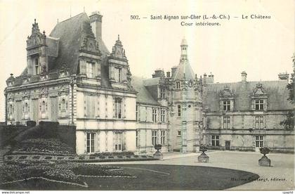 CPA Saint Aignan sur Cher L et Ch le chateau cour interieure