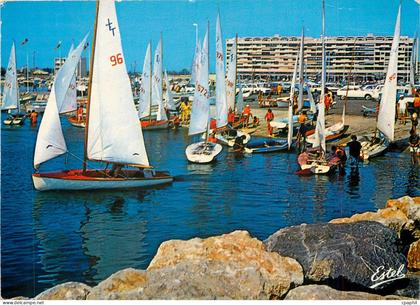 CPM La Cote Vermeille Saint Cyprien (Pyr Or) Le port depart de regate