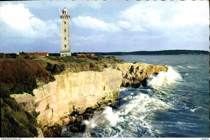 CPM Saint Georges de Didonne Le Phare Les Falaises