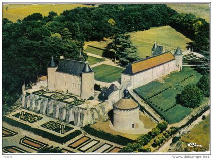 Carte postale 86. Saint-Georges les Baillargaux  et le chateau de Vayres  trés beau plan