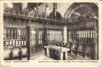 CPA Saint Herbot Interieur de la Chapelle Le Jube et le Tombeau de St Herbot